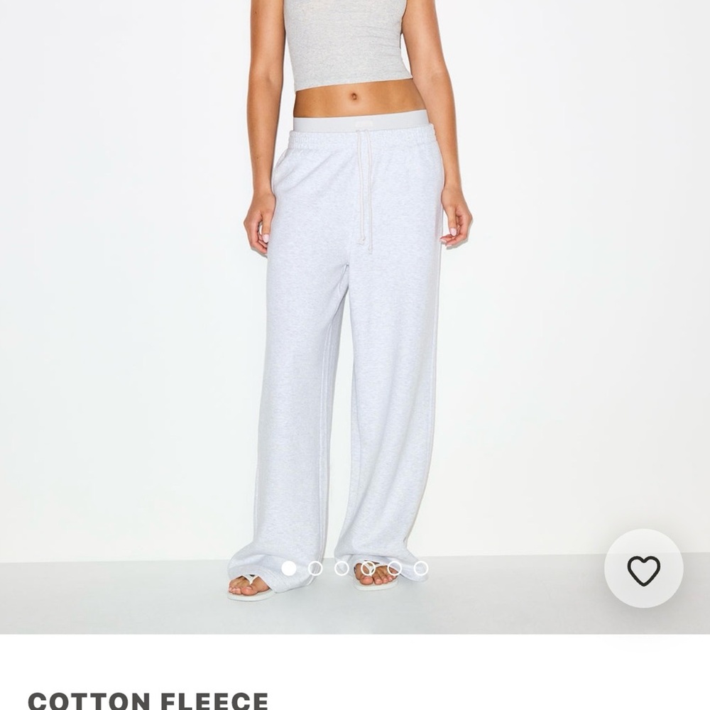 SKIMS Gray Cotton Fleece double baned/bixer Sweatpants. NWT hard to fund MSRP$98